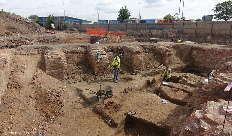 Excavation under GCR viaduct, Leicester